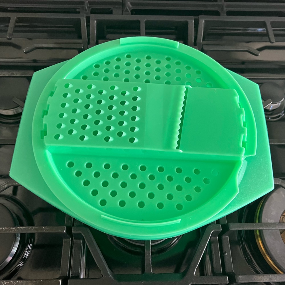 Tupperware Classic Grater/slicer & Bowl Strainer Green